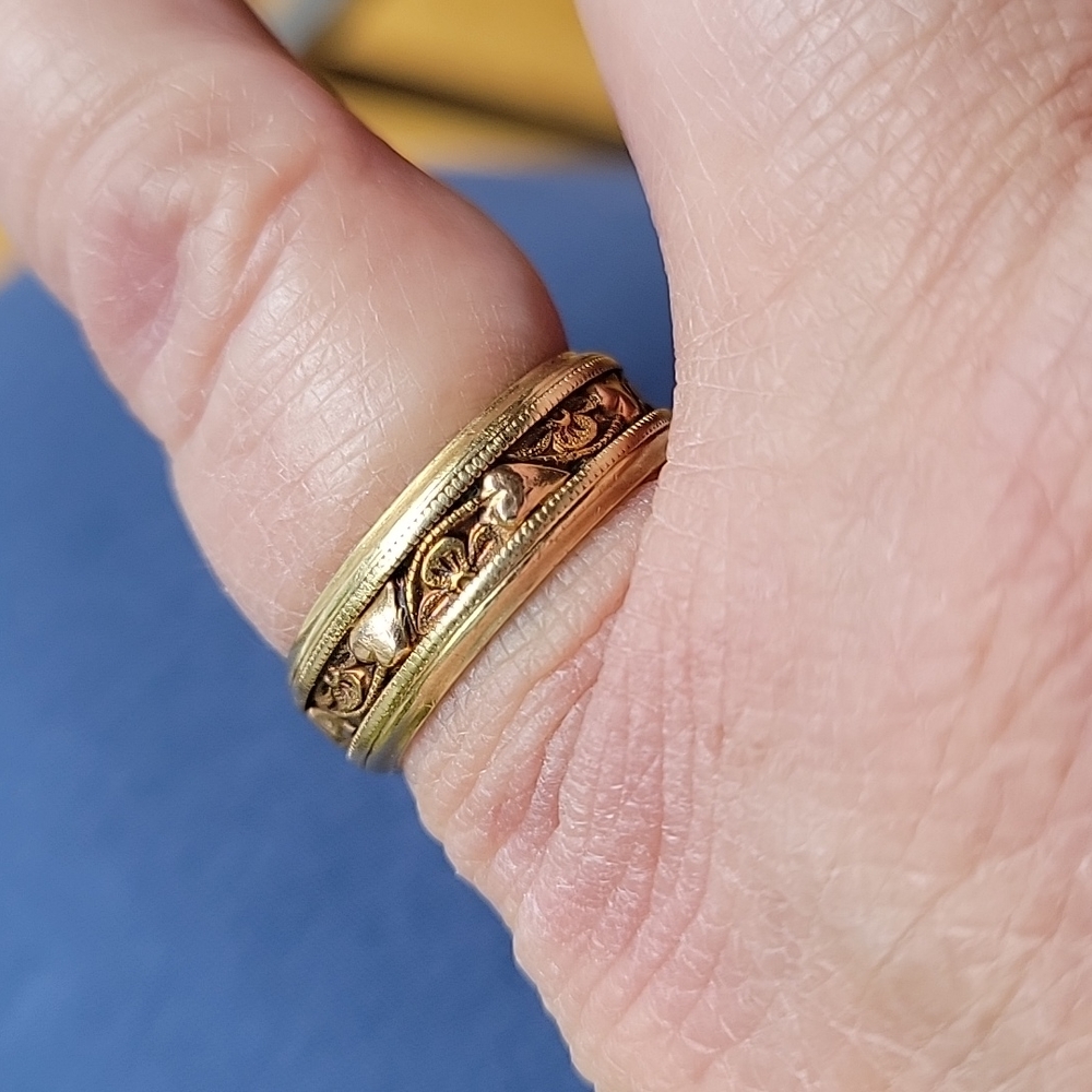 14K gold wedding band